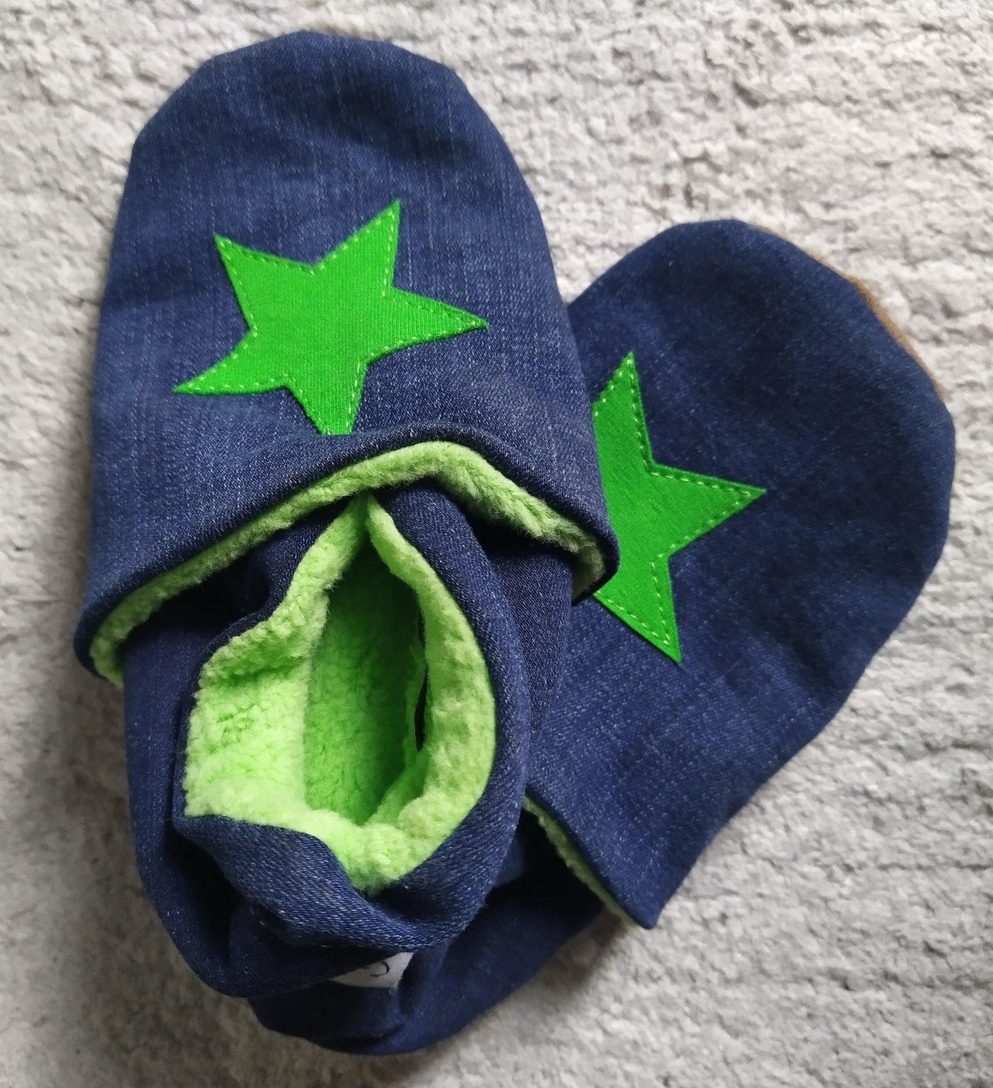 CathWho Upcycling-Jeans-Puschen – Stern und weitere Kinderschuhe bei kippie.shop